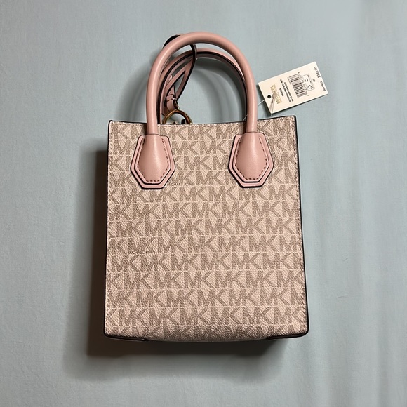 Michael Kors Crossbody - Picture 2 of 4